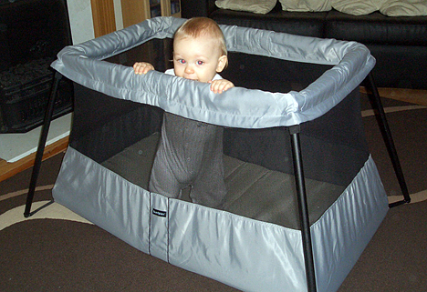 baby bjorn travel cot review